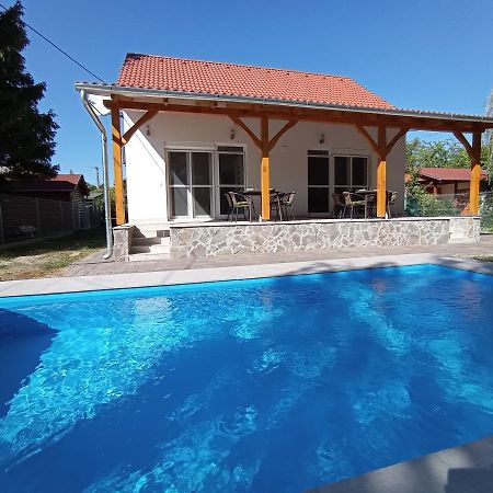 Relax Apartment Fonyod Luaran gambar